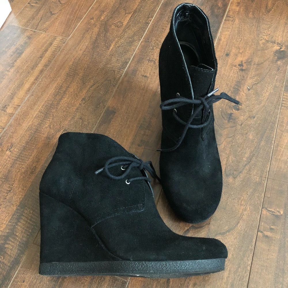 Nine West Wedged booties